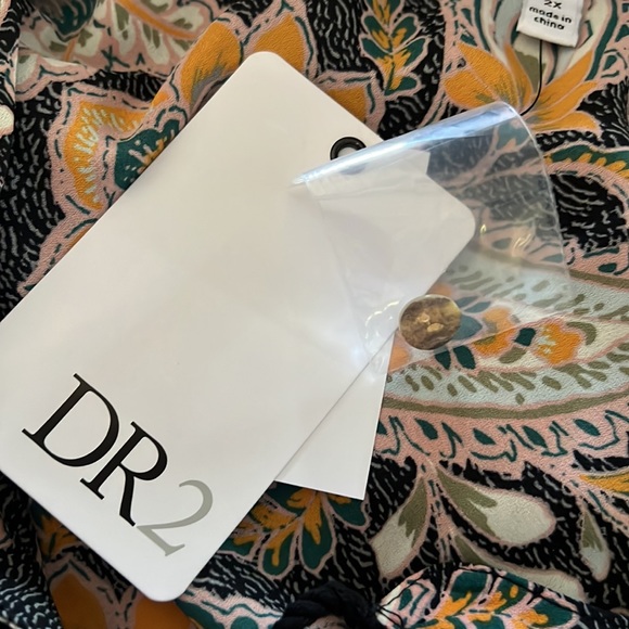 DR2 BY DANIEL RAINN Pleated Tassel Neck Blouse Black 101 Print Roll Sleeve 2x - Picture 5 of 8